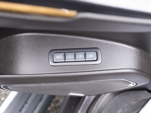 Used 2017 GMC Yukon Denali w/ Open Road Package image 18