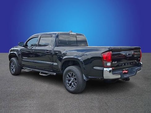 Used 2021 Toyota Tacoma SR5 AWD/4WD image 6