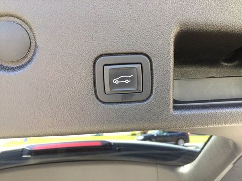 Used 2018 Chevrolet Equinox LT AWD/4WD image 17