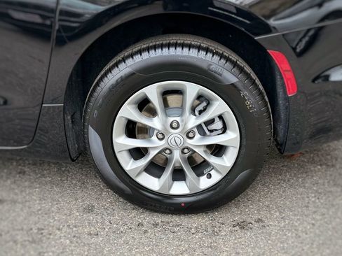 New 2026 Chrysler Pacifica Select image 8