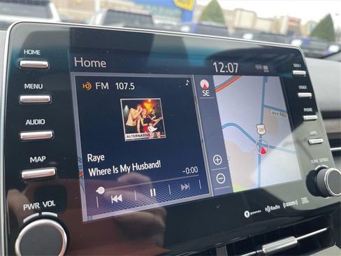 Used 2022 Toyota Avalon Limited image 12