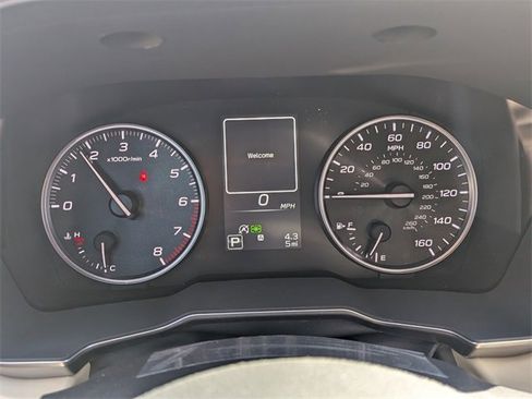 New 2025 Subaru Outback Limited image 12