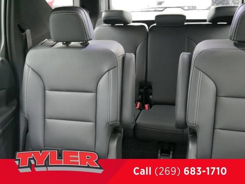 New 2026 Chevrolet Traverse LT w/ Driver Confidence Package AWD/4WD image 38