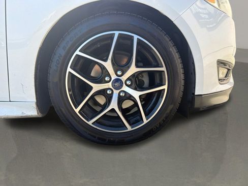 Used 2015 Ford Focus SE w/ SE Sport Package FWD image 23