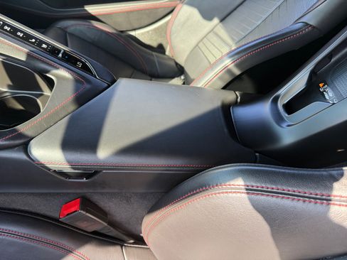 Used 2023 Chevrolet Corvette Stingray Premium Cpe w/ Z51 Performance Package image 14