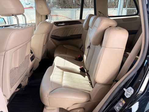 Used 2016 Mercedes-Benz GL 450 4MATIC image 18