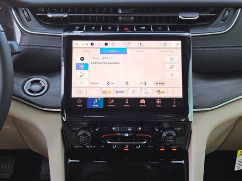 New 2025 Jeep Grand Cherokee Limited image 13