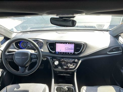 Used 2023 Chrysler Pacifica Limited w/ Uconnect Theater Family Group AWD/4WD image 14