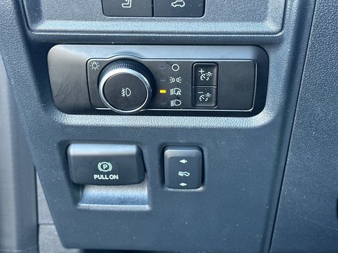 Used 2023 Ford Expedition Limited image 32