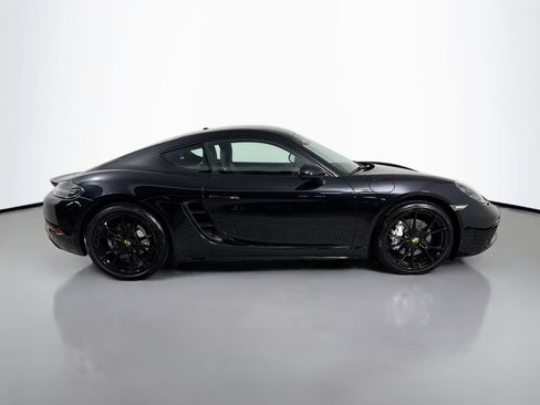 Used 2022 Porsche 718 Cayman w/ Premium Package RWD image 4