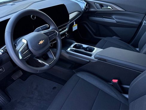 New 2026 Chevrolet Equinox EV LT image 10