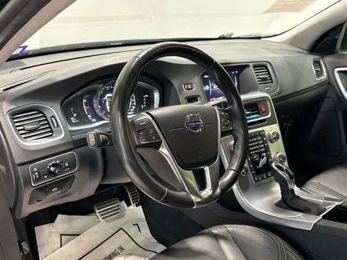 Used 2018 Volvo S60 T5 Dynamic w/ Vision Package image 13