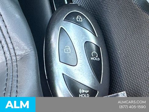 Used 2025 Hyundai Elantra Sport FWD image 35