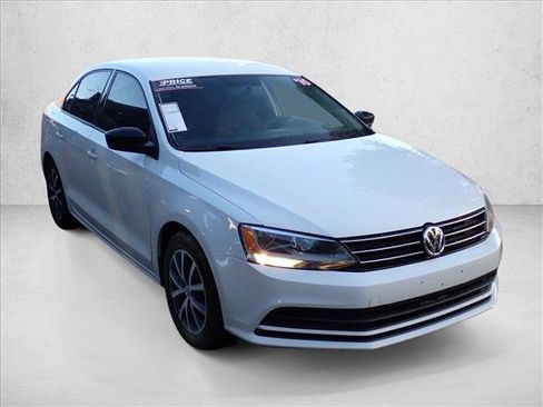 Used 2016 Volkswagen Jetta SE FWD image 5