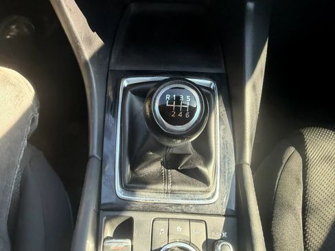 Used 2018 MAZDA MAZDA3 Sport FWD image 20
