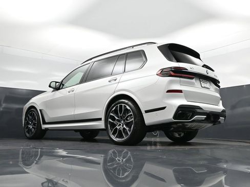 New 2026 BMW X7 M60i image 41