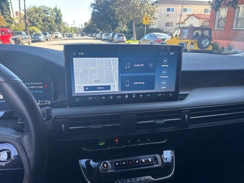 Used 2024 Lincoln Corsair Grand Touring image 10