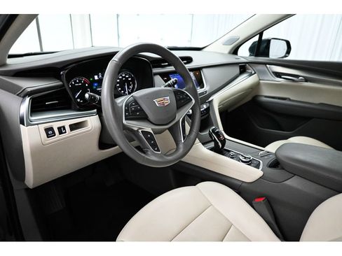 Used 2024 Cadillac XT5 Premium Luxury FWD image 9