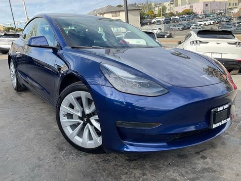 Used 2022 Tesla Model 3 RWD image 1