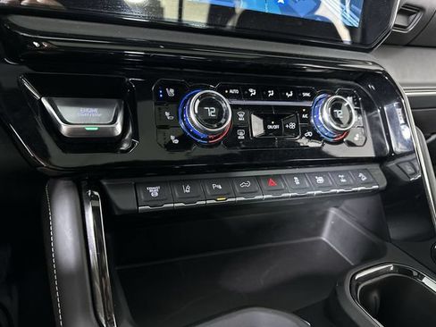 Used 2025 GMC Sierra 2500 AT4X AWD/4WD image 17