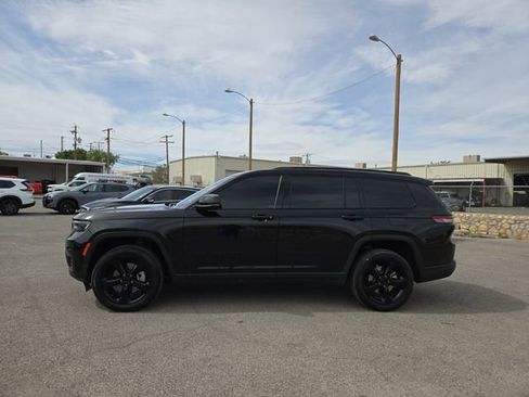 Used 2023 Jeep Grand Cherokee L Laredo AWD/4WD image 5