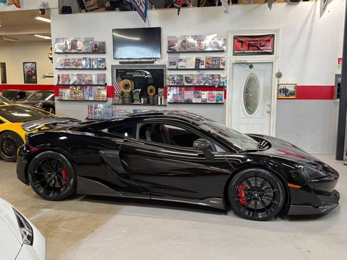 Used 2019 McLaren 600LT RWD image 5