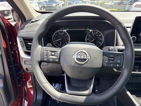 Used 2026 Nissan Rogue SV FWD image 41