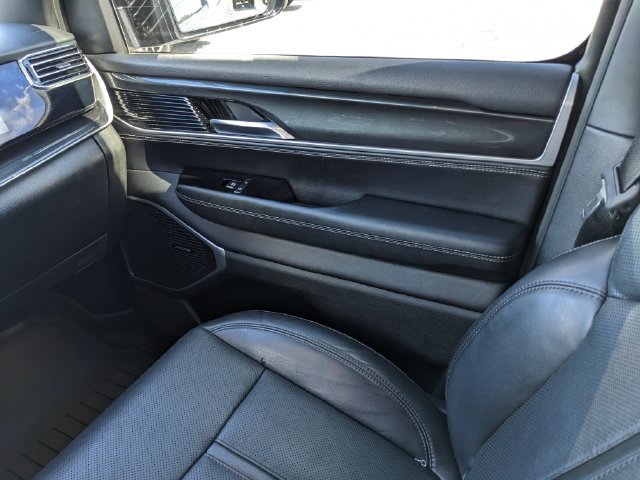 Used 2023 Jeep Wagoneer 4WD w/ Convenience Group I image 18