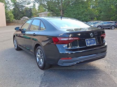 Certified 2023 Volkswagen Jetta SE image 8