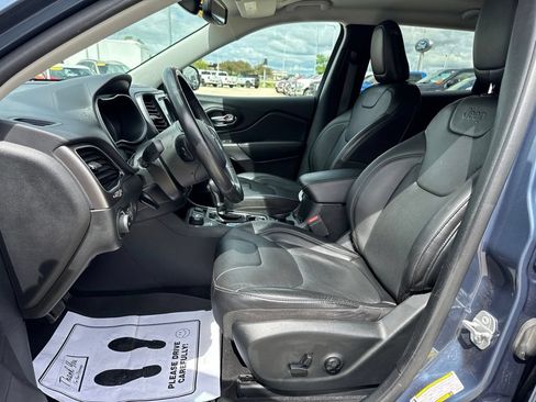 Used 2020 Jeep Cherokee Limited AWD/4WD image 4
