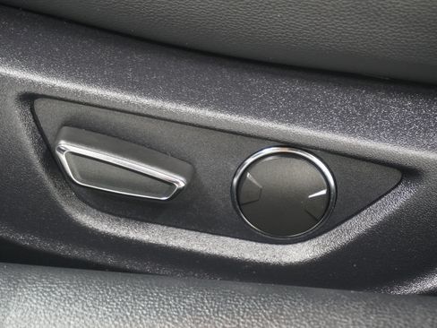 Used 2019 Ford Mustang Premium RWD image 18
