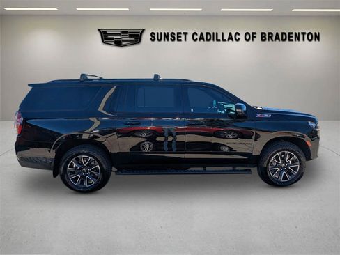 Used 2023 Chevrolet Suburban Z71 w/ Luxury Package image 3