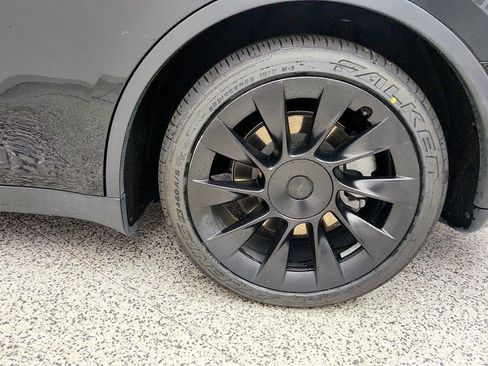 Used 2021 Tesla Model Y Long Range AWD/4WD image 9