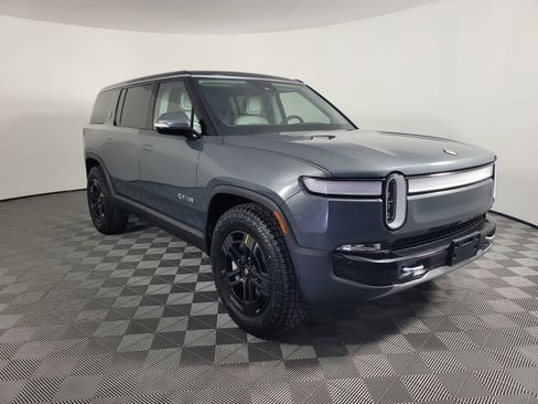 Used 2024 Rivian R1S Adventure AWD/4WD image 7