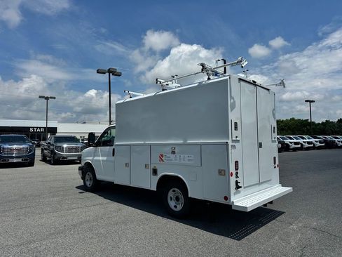 New 2025 GMC Savana 3500 w/ Power Convenience Package RWD image 7