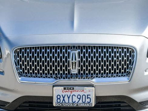 Used 2021 Lincoln Nautilus FWD w/ Equipment Group 101A image 5