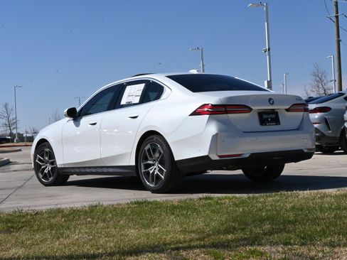 Used 2026 BMW 530i w/ Premium Package RWD image 2