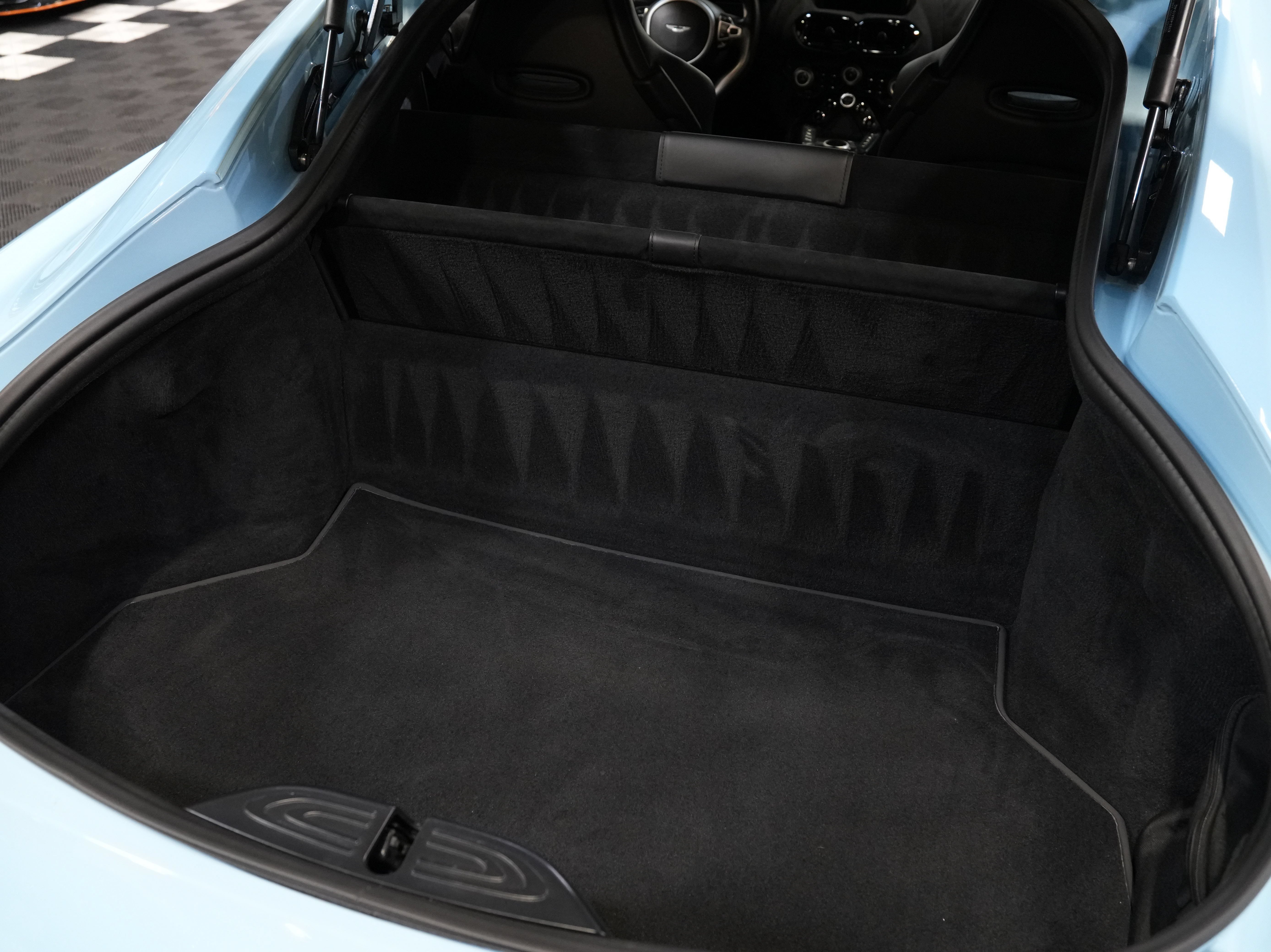 Used 2020 Aston Martin V8 Vantage Coupe RWD image 46