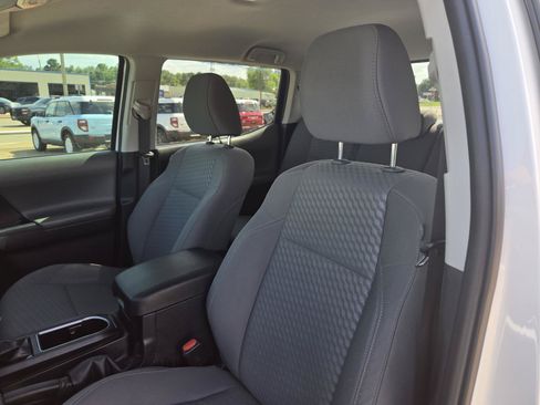 Used 2023 Toyota Tacoma SR AWD/4WD image 11