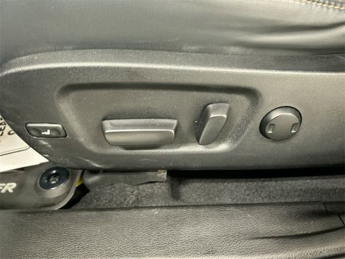 Used 2019 Toyota Highlander SE image 10