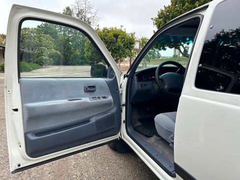 Used 1998 Toyota T100 SR5 RWD image 23
