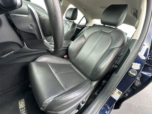 Used 2023 Genesis G70 2.0T image 19