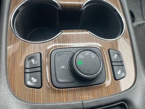 Used 2023 GMC Acadia SLE w/ Driver Convenience Package AWD/4WD image 15