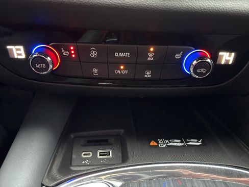 Used 2023 Buick Enclave Essence w/ Sport Touring Edition image 14