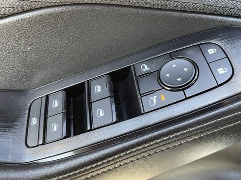 Used 2023 Nissan Rogue SV image 20