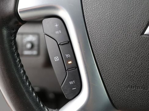 Used 2017 Chevrolet Traverse LT image 17