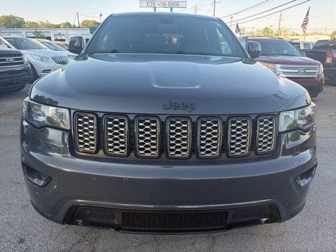 Used 2017 Jeep Grand Cherokee Altitude RWD image 6