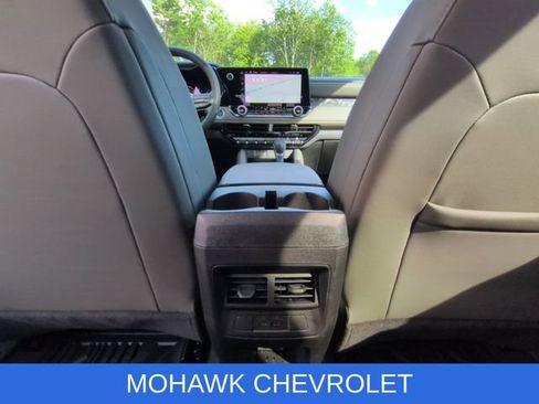 Certified 2024 Chevrolet Colorado ZR2 w/ Technology Package AWD/4WD image 23