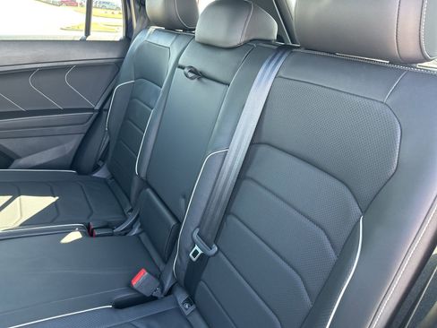Used 2022 Volkswagen Tiguan SEL R-Line AWD/4WD image 22