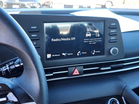 Used 2025 Hyundai Elantra Hybrid FWD image 23